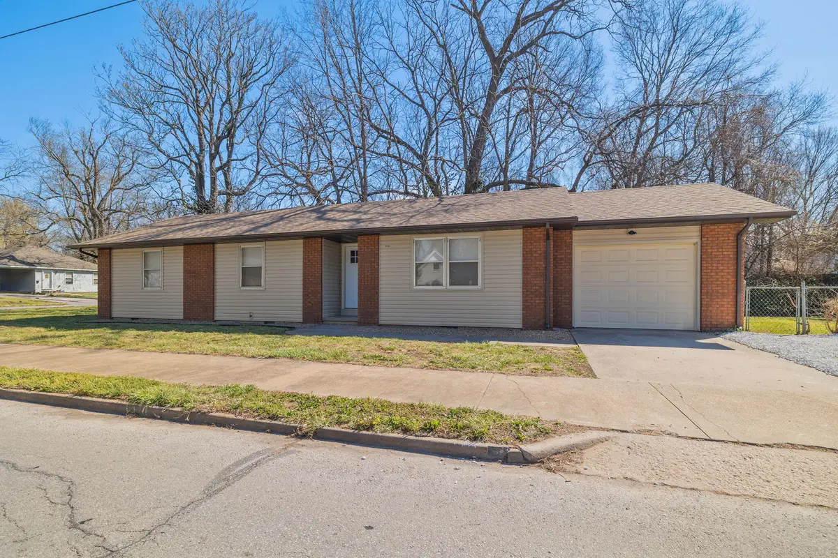 646 S Fort Avenue, Springfield, MO 65806 - #1
