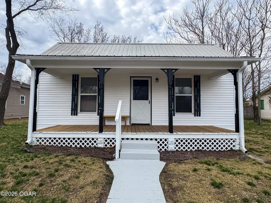 206 S Winfield Avenue, Joplin, MO 64801 - #2