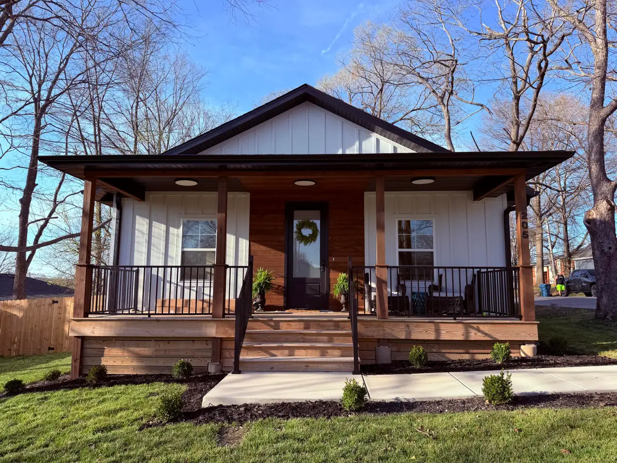 205 S 3rd Avenue, Ozark, MO 65721 - #1