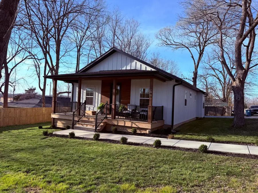 205 S 3rd Avenue, Ozark, MO 65721 - #2