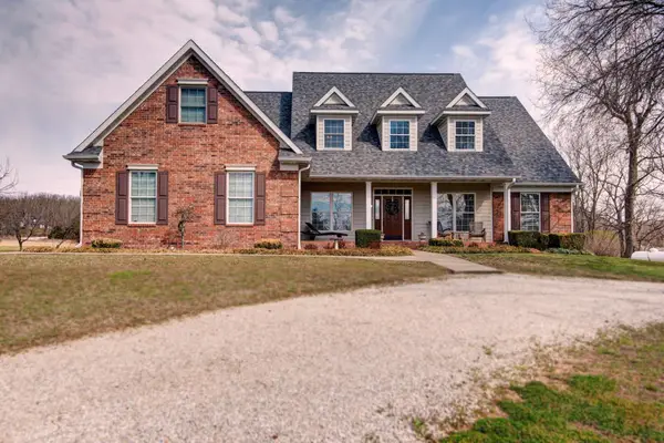 1418 Highway Nn, Bolivar, MO 65613