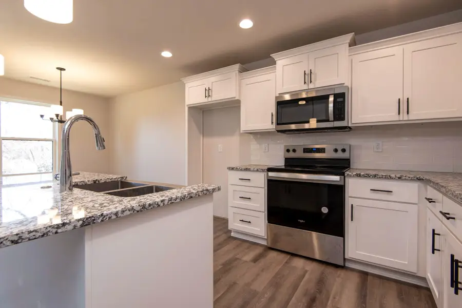 1301 S Mahn Avenue, Springfield, MO 65802 - #3