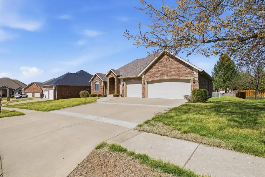 3233 Shady Glen Street, Springfield, MO 65804 - #3