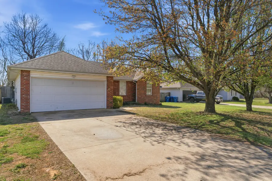121 Holly Circle, Willard, MO 65781 - #2