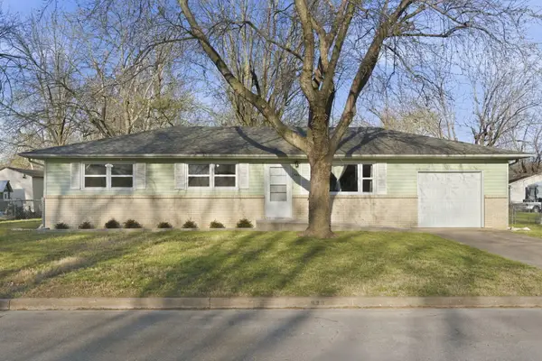 923 Rosemary Avenue, Aurora, MO 65605