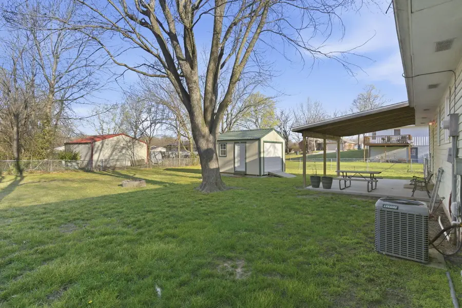 923 Rosemary Avenue, Aurora, MO 65605 - #2