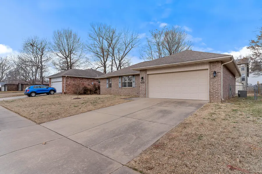 3853 W Lombard Street, Springfield, MO 65802 - #3