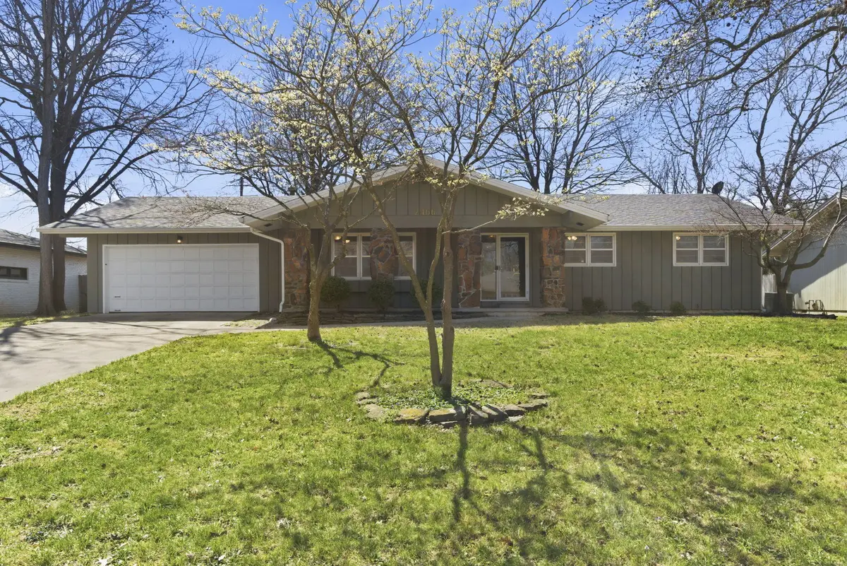 2466 E Cambridge Street, Springfield, MO 65804 - #1