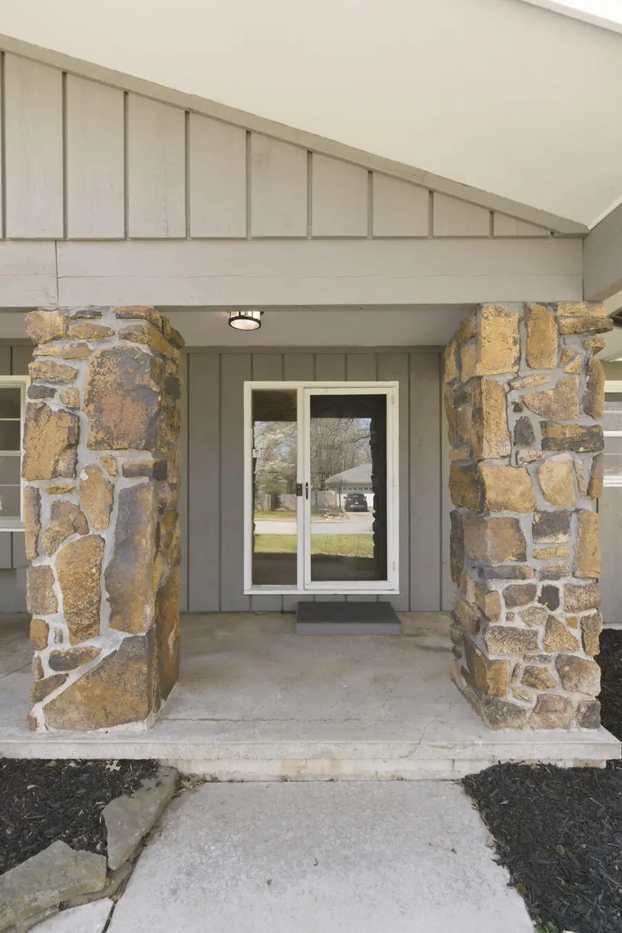 2466 E Cambridge Street, Springfield, MO 65804 - #3