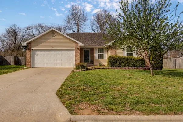 123 E Nola Drive, Clever, MO 65631