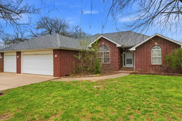 114 W Fall Creek Road, Willard, MO 65781