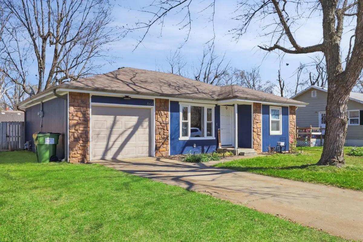 864 S Main Avenue, Springfield, MO 65806 - #1
