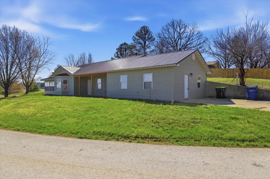 208 N Julie Avenue, Mansfield, MO 65704 - #2
