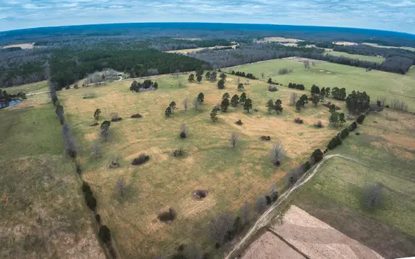 000 Dewitt Drive, Hartshorn, MO 65479