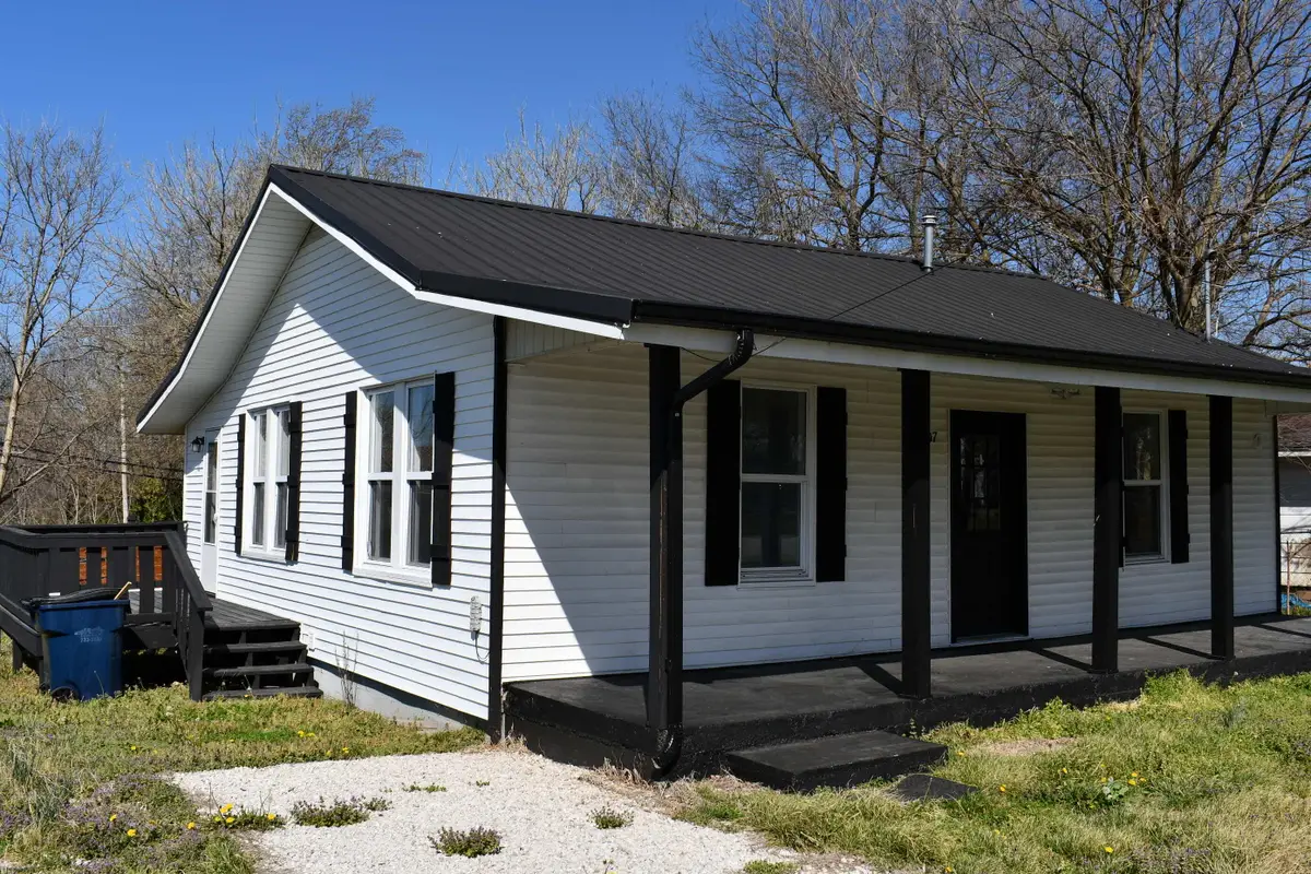 107 N Walnut Street, Buffalo, MO 65622 - #1