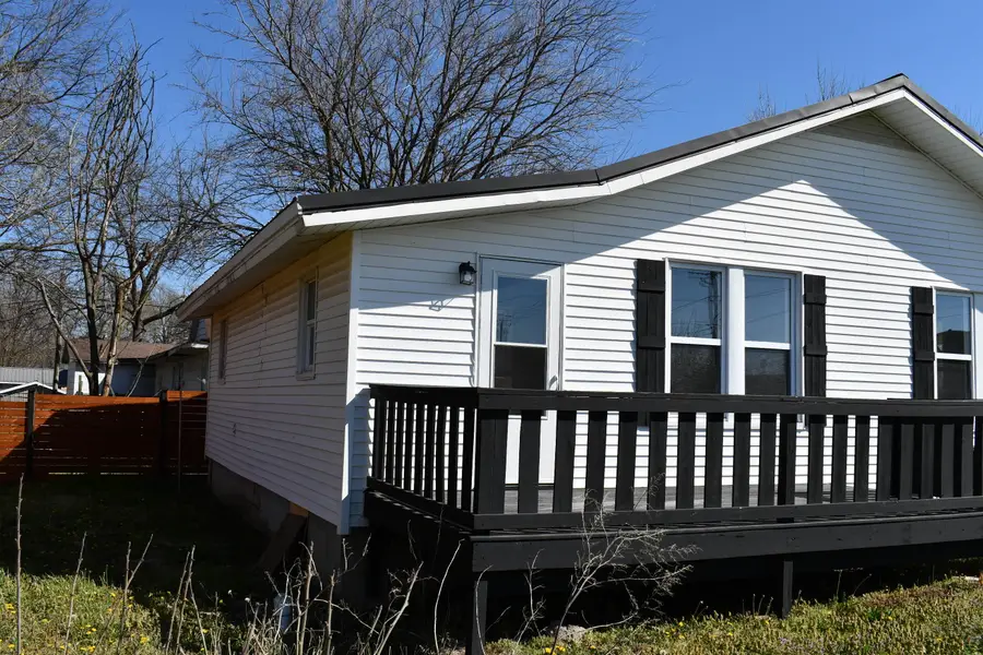 107 N Walnut Street, Buffalo, MO 65622 - #2