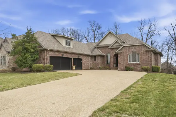 6048 S Black Oak Drive, Springfield, MO 65804