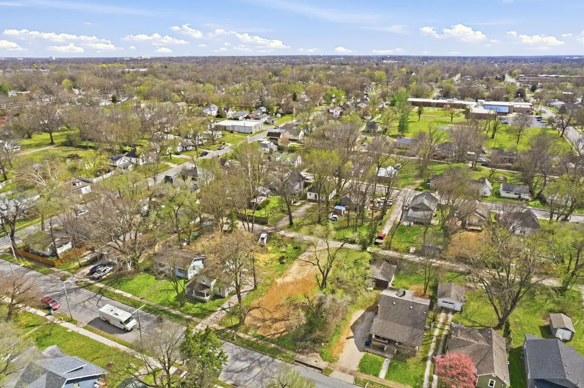 1126 W Mount Vernon Street, Springfield, MO 65806 - #1