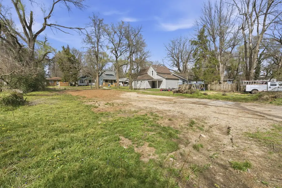 1126 W Mount Vernon Street, Springfield, MO 65806 - #2