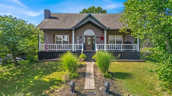 105 Pennycuick Drive, Mountain View, MO 65548