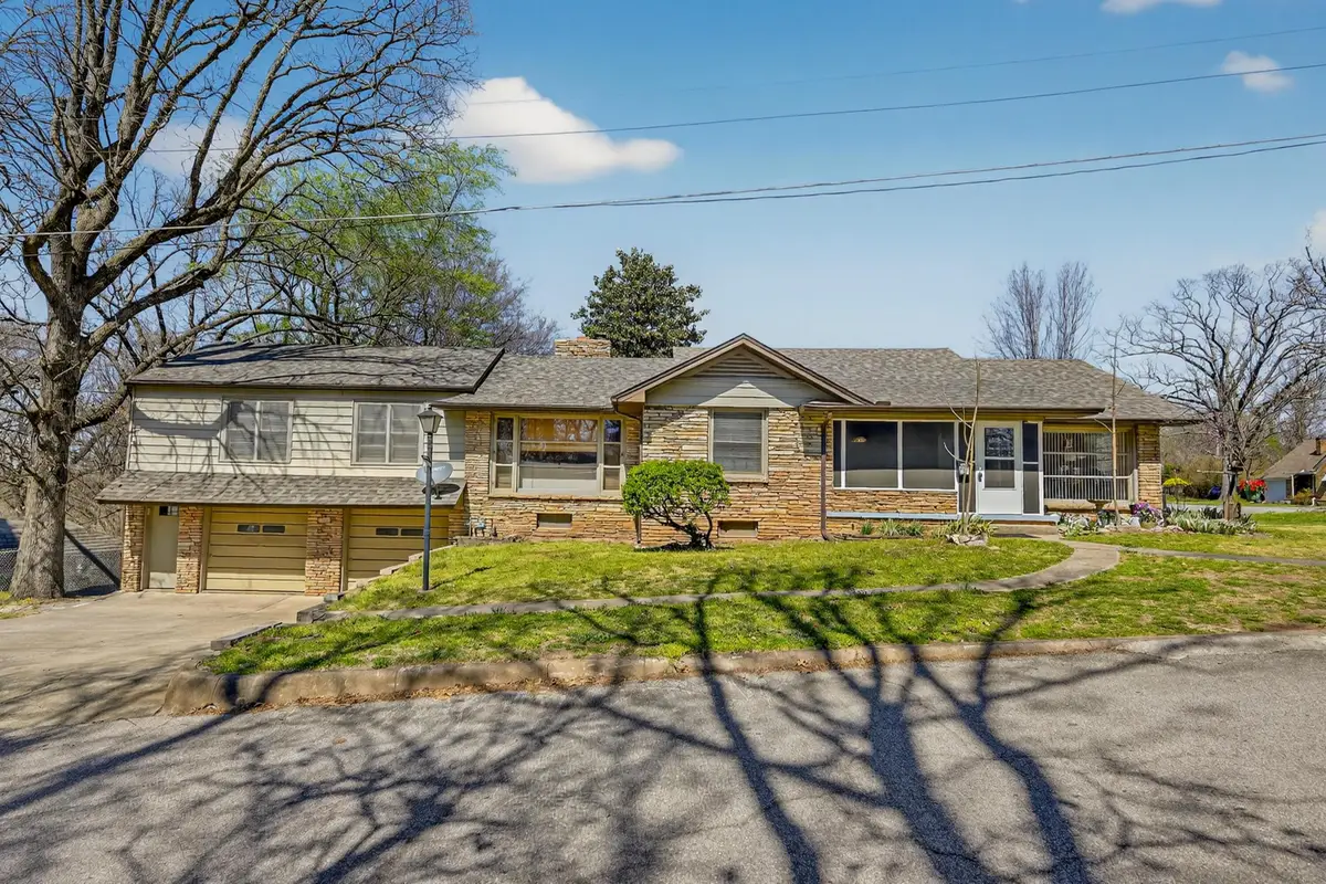 600 Walnut Drive, Neosho, MO 64850 - #1