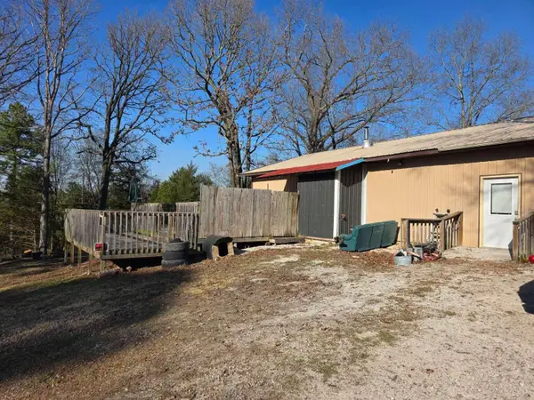 911 W State Highway 86, Lampe, MO 65681