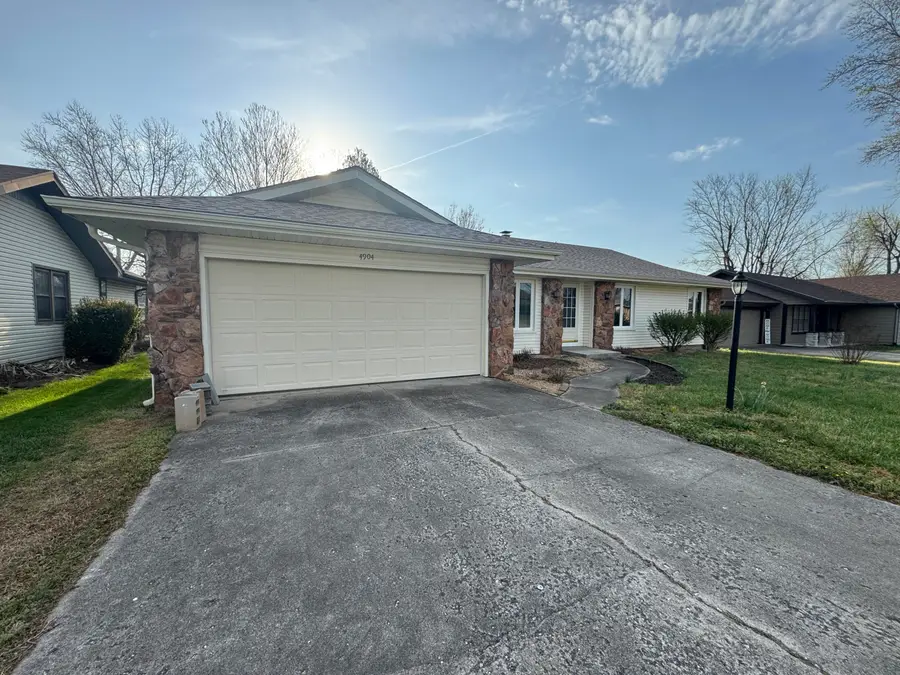 4904 S Mccann Avenue, Springfield, MO 65804 - #2