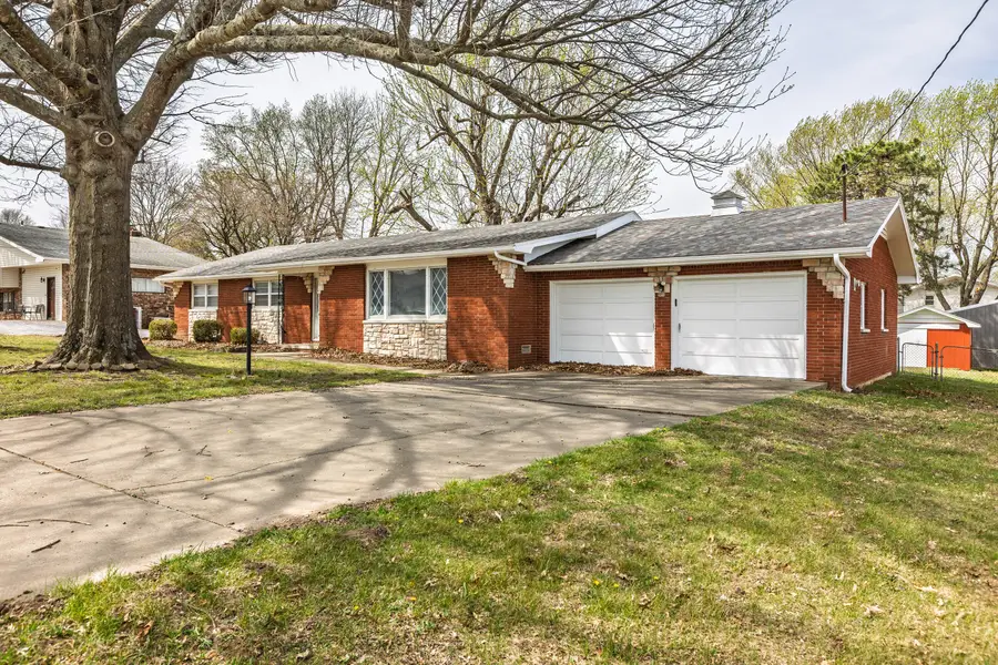 3333 N Delaware Avenue, Springfield, MO 65803 - #2