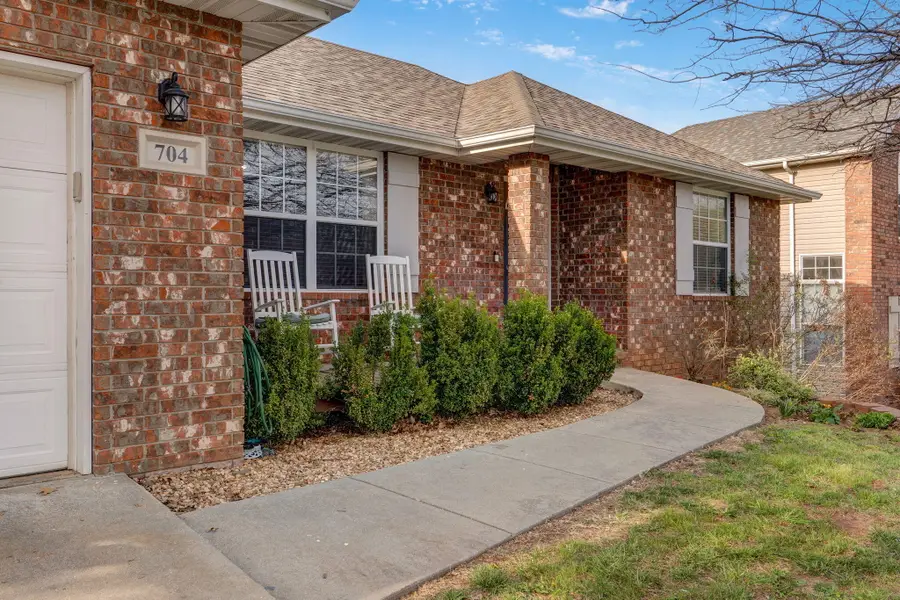 704 E Placer Mill Road, Nixa, MO 65714 - #2