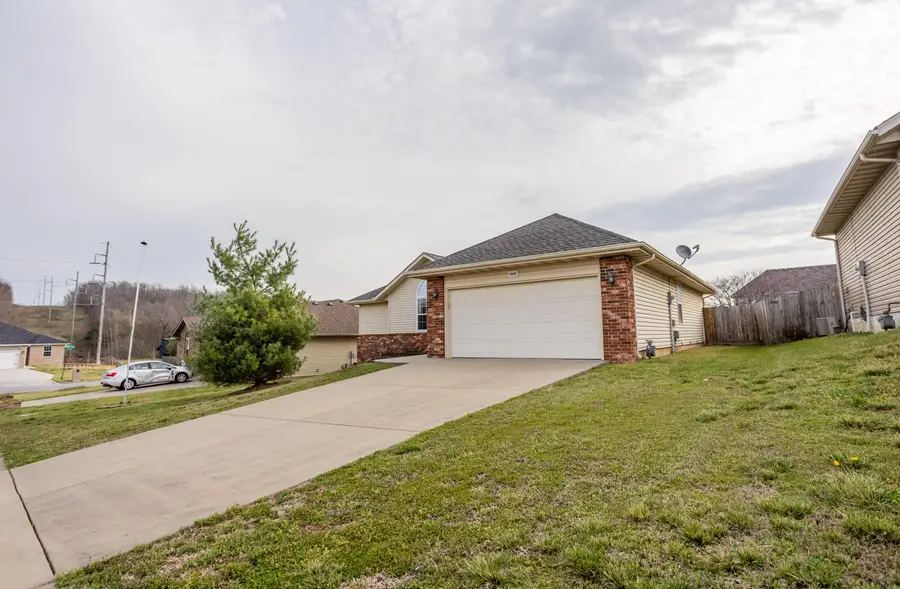 4482 N Toby Avenue, Springfield, MO 65803 - #2