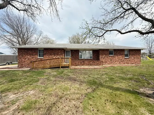1303 S Forest Street, El Dorado Springs, MO 64744