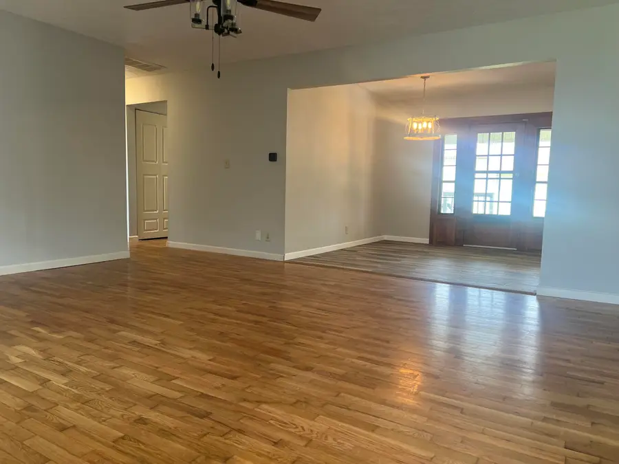 2330 S Delaware Avenue, Springfield, MO 65804 - #2