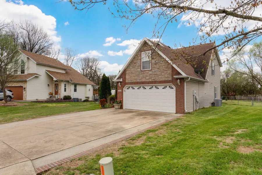 2534 E Linwood Street, Springfield, MO 65804 - #3