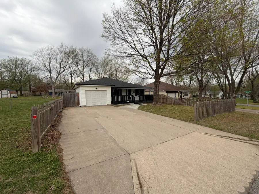 1645 N Old Orchard Avenue, Springfield, MO 65803 - #2