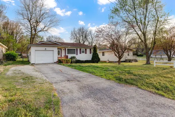 1112 E Evergreen Street, Springfield, MO 65803