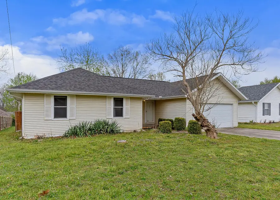 5661 S Dayton Avenue, Springfield, MO 65810 - #2