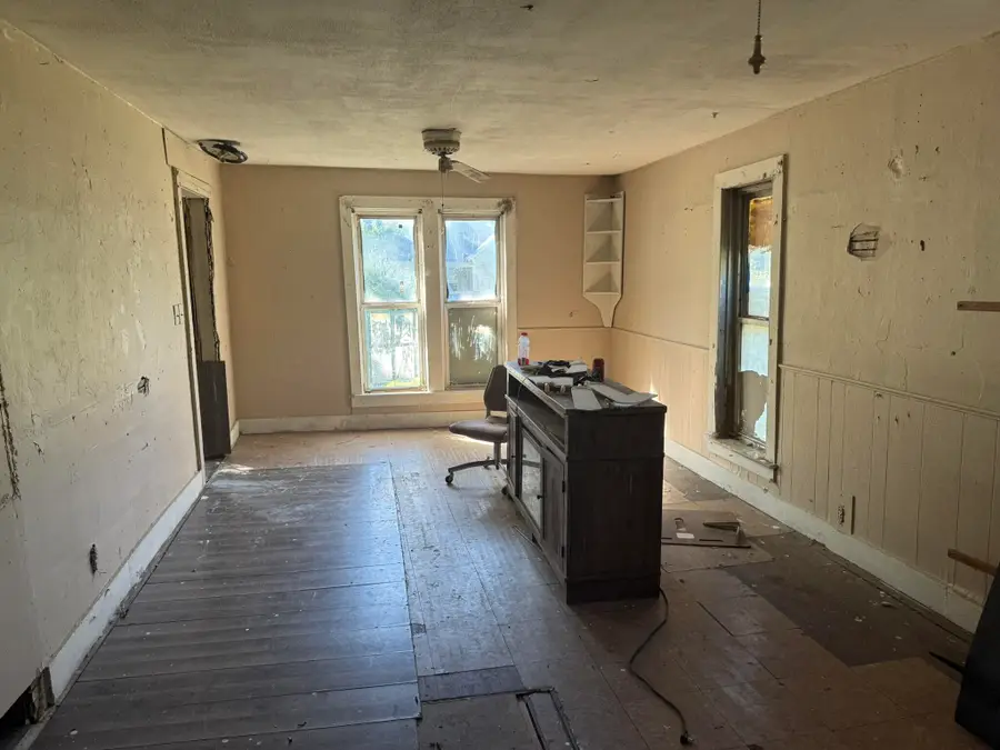 111 W Cofield Street, Aurora, MO 65605 - #3