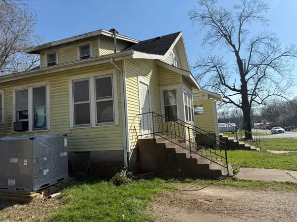 209 W Rose Avenue, Crane, MO 65633