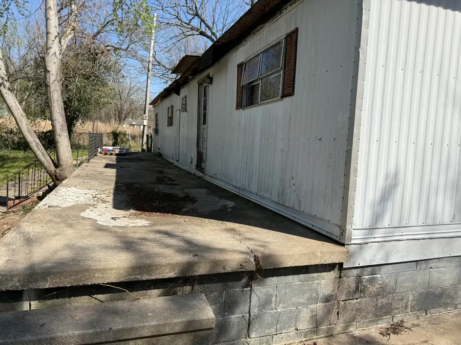 504 E Park Avenue, Crane, MO 65633 - #3