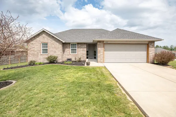 237 Maplewood Drive, Highlandville, MO 65669