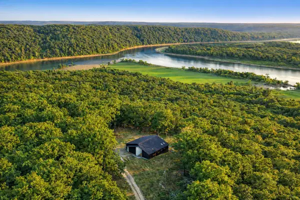 1201 County Road 555b, Tecumseh, MO 65760