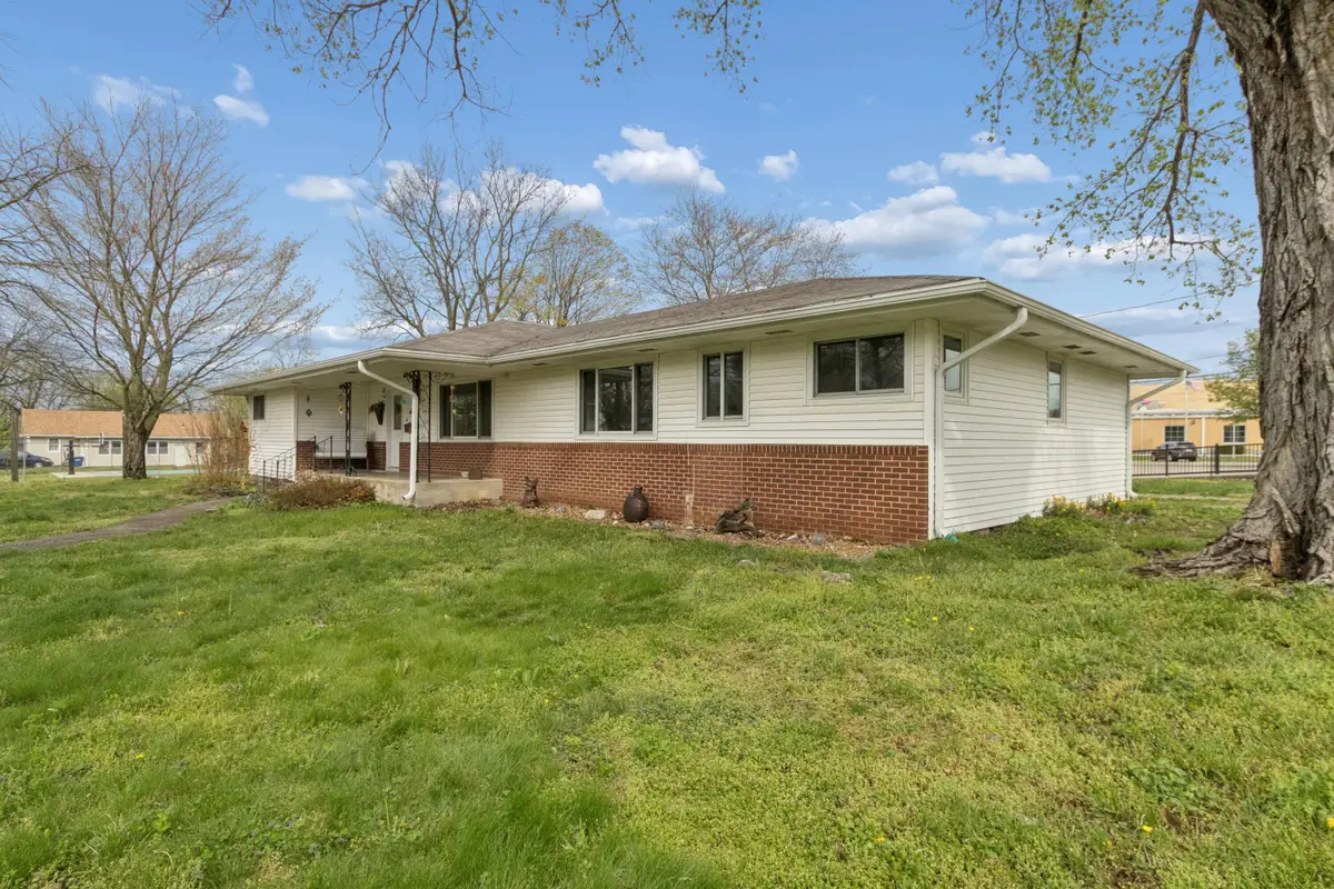 424 W Water Street, Greenfield, MO 65661 - #1