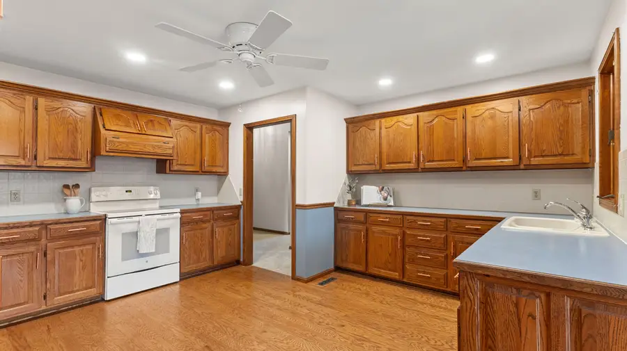 3994 N Pickwick Avenue, Springfield, MO 65803 - #3