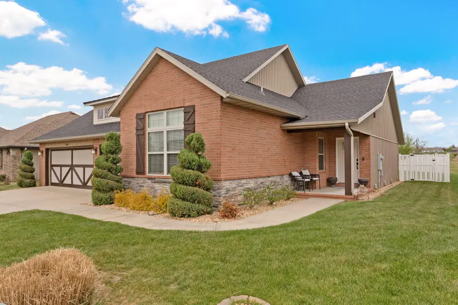 1901 E Latana Drive, Ozark, MO 65721 - #2