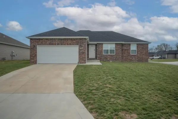 1209 Abbey Avenue, Monett, MO 65708