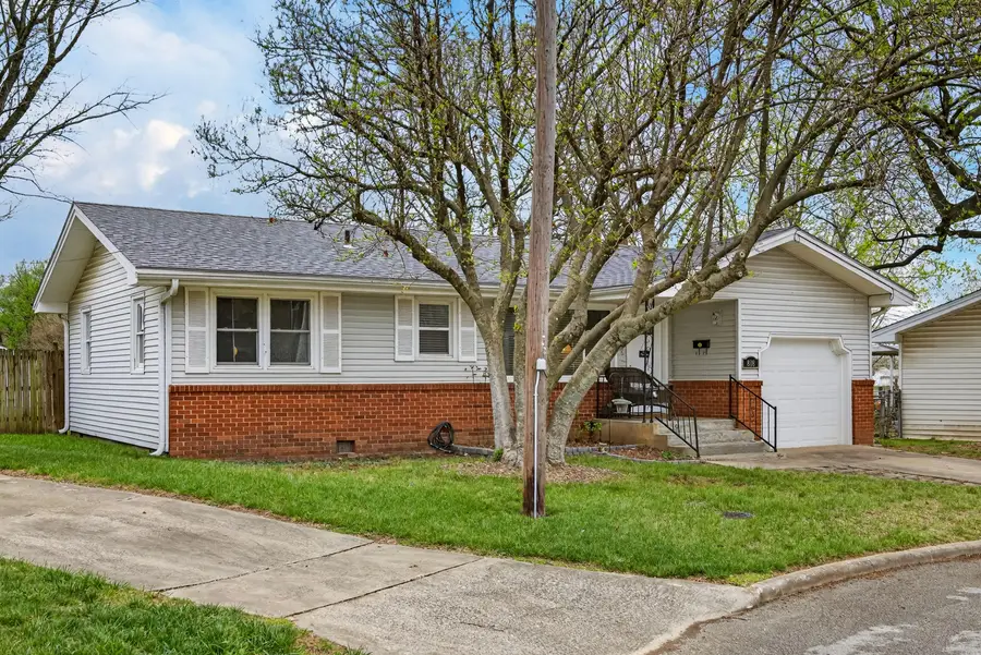 808 W Woodridge Street, Springfield, MO 65803 - #2