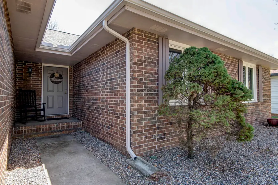 1326 W Lindberg Street, Springfield, MO 65807 - #2