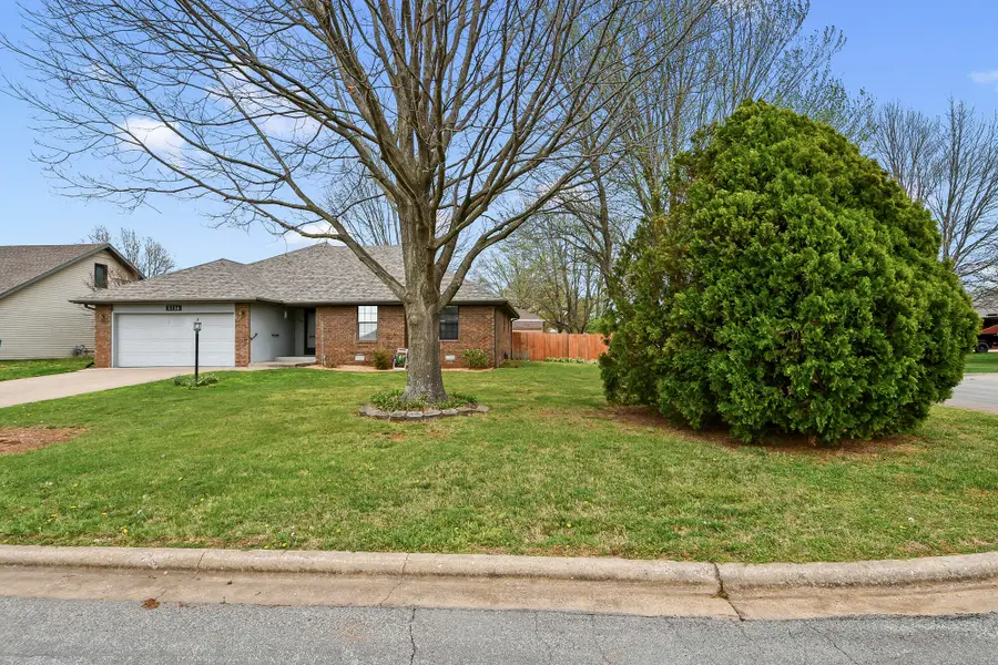 3734 N Rogers Avenue, Springfield, MO 65803 - #2