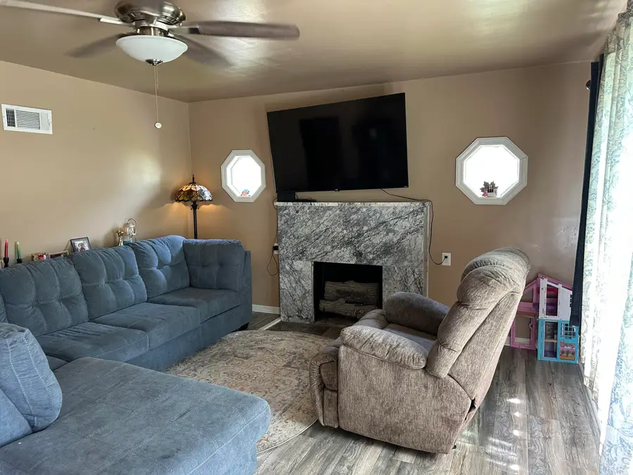 600 W Harmony Street, Neosho, MO 64850 - #3