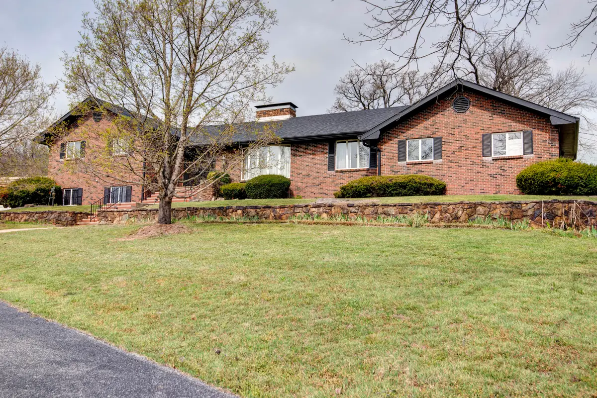 4897 N Farm Road 141, Springfield, MO 65803 - #1